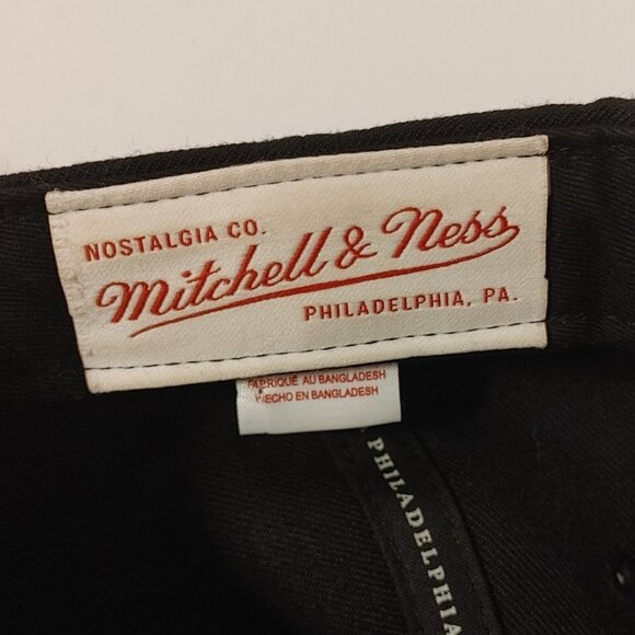 Raptors Old Logo Mitchell And Ness Snapback White Black Purple Under Brim - New - Picture 3 of 9